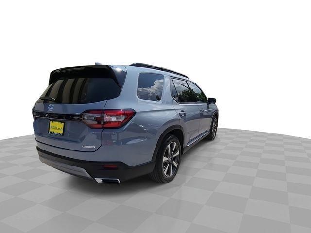 used 2025 Honda Pilot car, priced at $42,492
