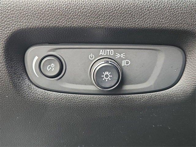 used 2023 Chevrolet Traverse car, priced at $25,392