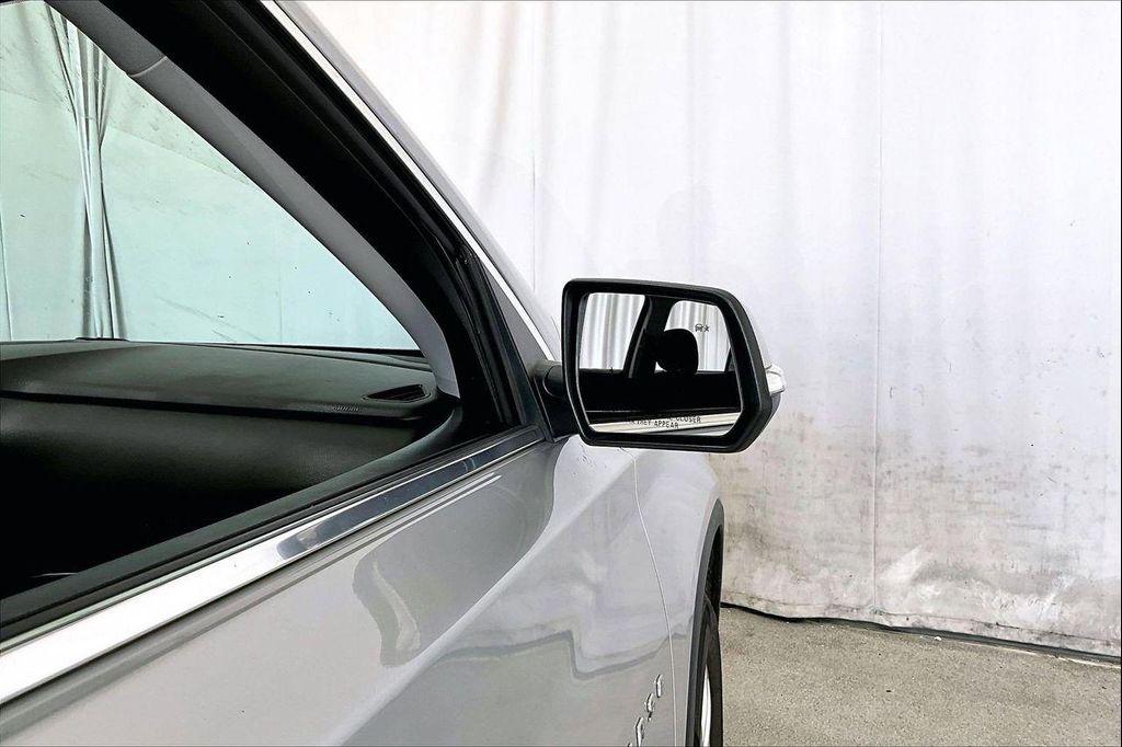 used 2021 Chevrolet Traverse car, priced at $17,591