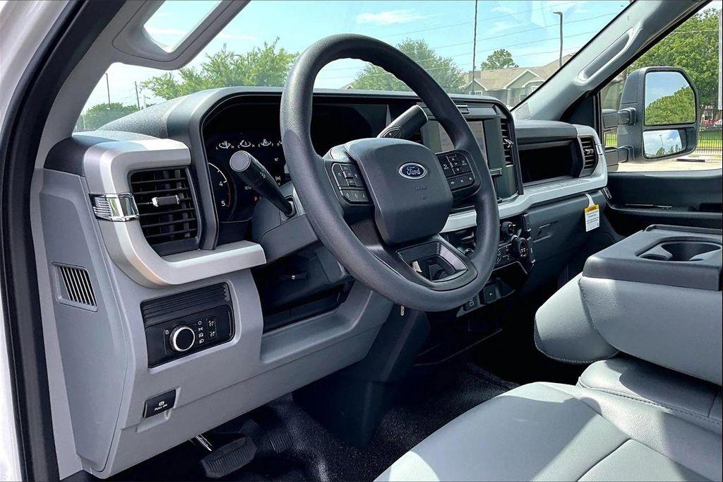 new 2025 Ford F-450 car, priced at $66,371