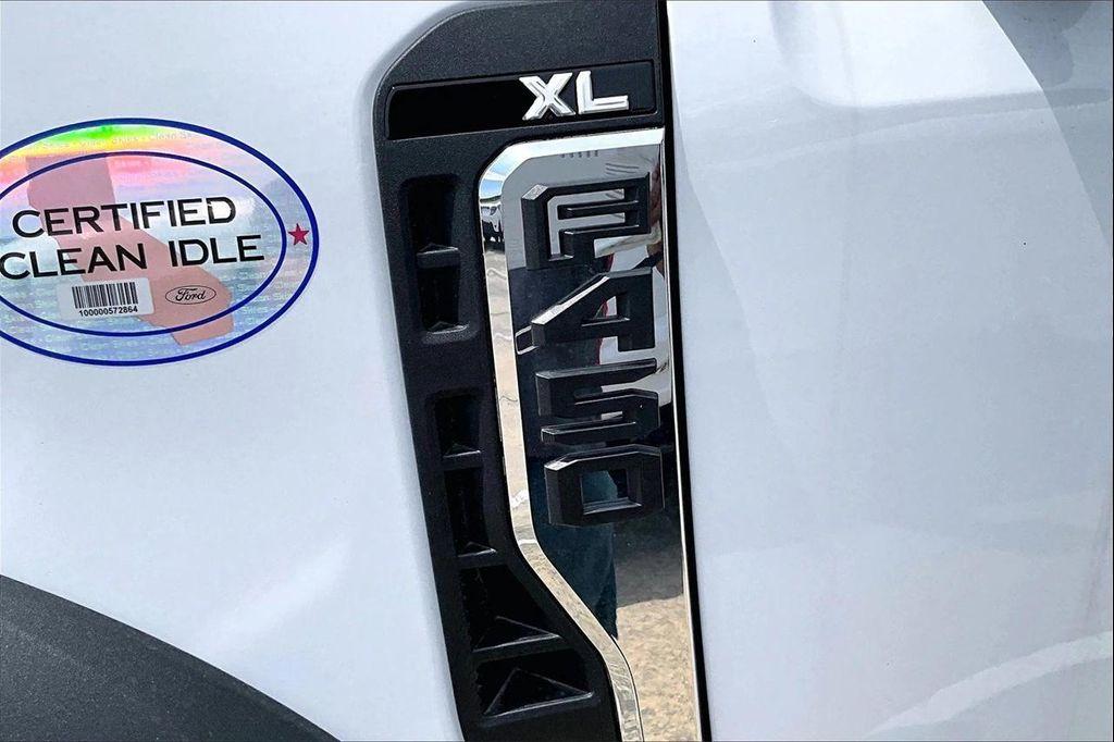 new 2025 Ford F-450 car, priced at $66,371