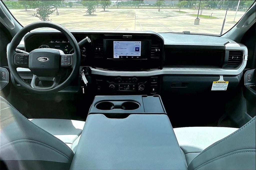 new 2025 Ford F-450 car, priced at $66,371