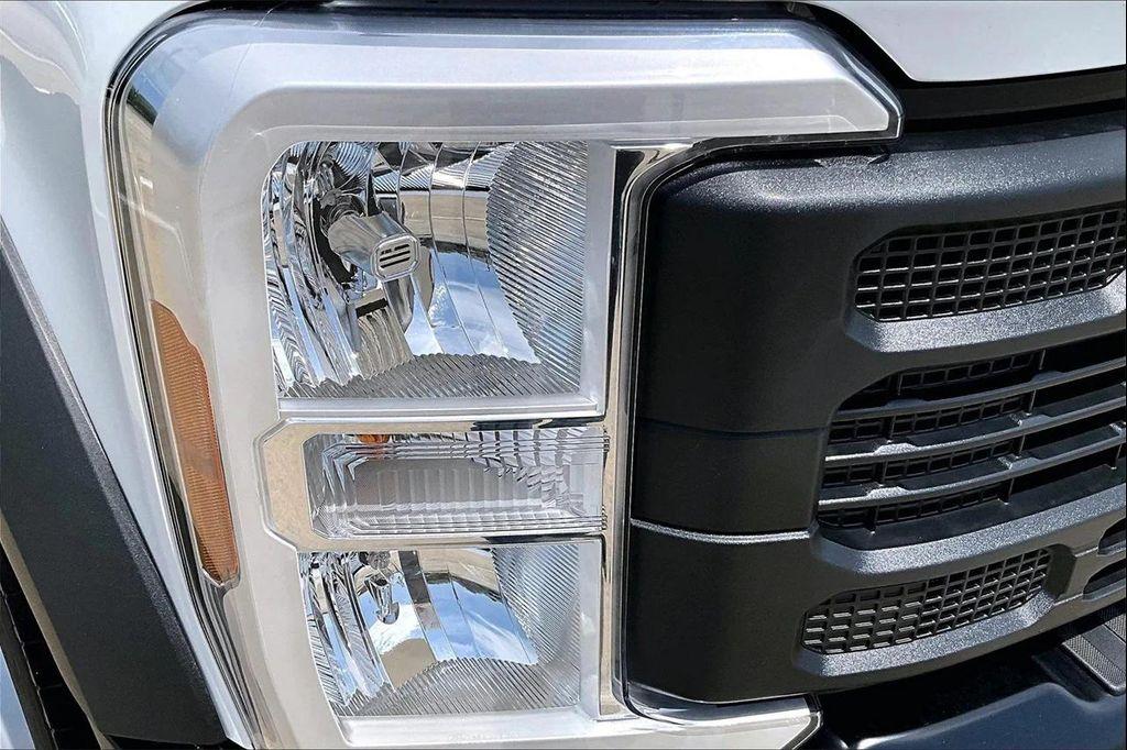 new 2025 Ford F-450 car, priced at $66,371