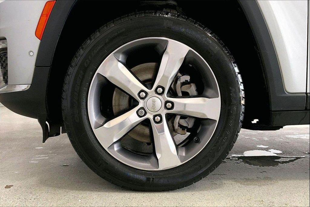used 2023 Jeep Grand Cherokee L car, priced at $21,993