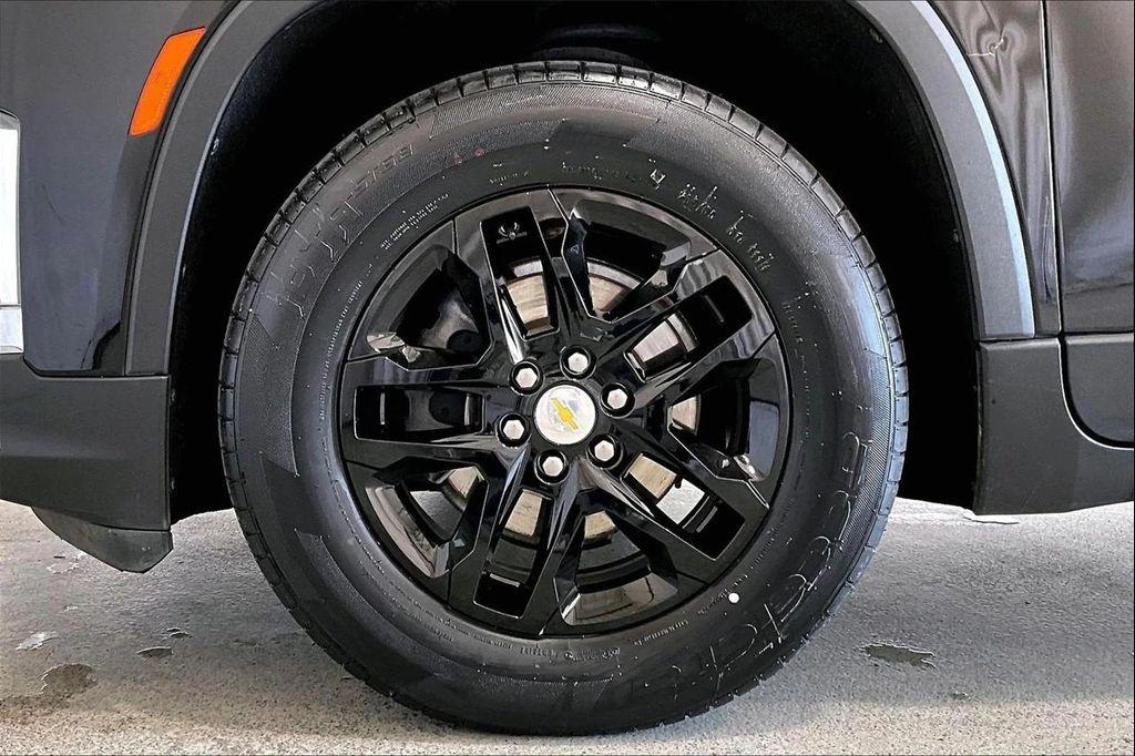 used 2022 Chevrolet Traverse car, priced at $17,991