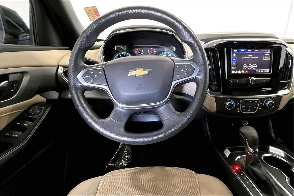used 2022 Chevrolet Traverse car, priced at $17,991
