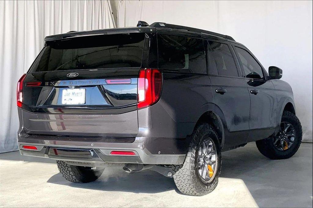 used 2025 Ford Expedition car, priced at $74,992