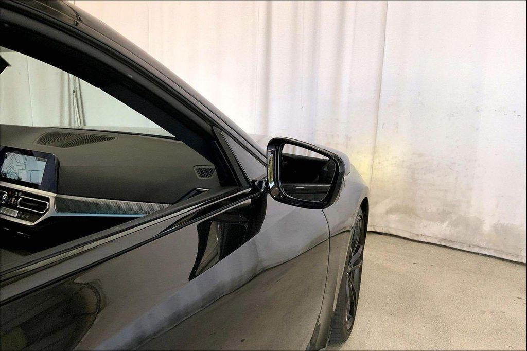 BMW 2 Series view 11