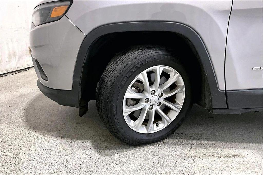 used 2021 Jeep Cherokee car, priced at $17,991