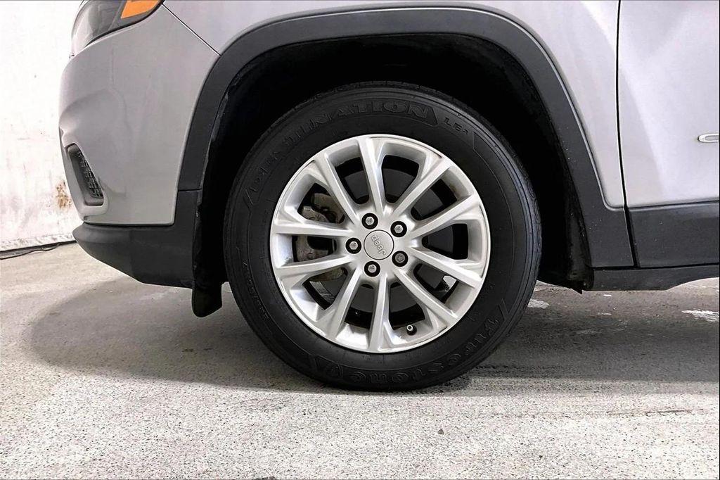 used 2021 Jeep Cherokee car, priced at $17,991