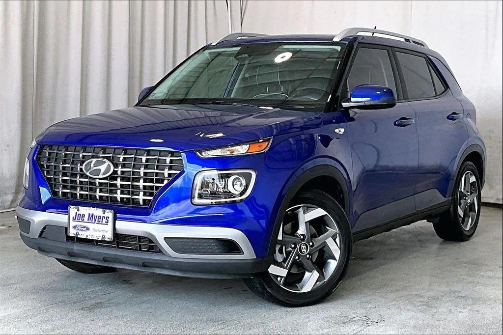 used 2025 Hyundai Venue car, priced at $17,993