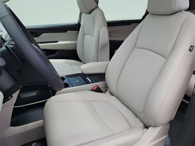 new 2026 Honda Odyssey car, priced at $45,053