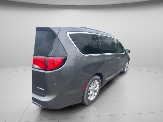 used 2019 Chrysler Pacifica car, priced at $12,989