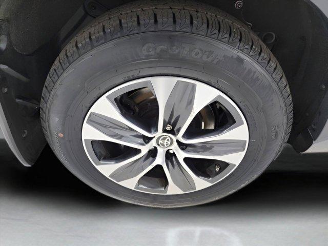 used 2022 Toyota Highlander car, priced at $26,989