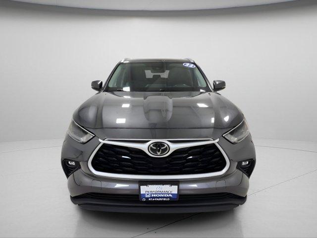 used 2022 Toyota Highlander car, priced at $26,989