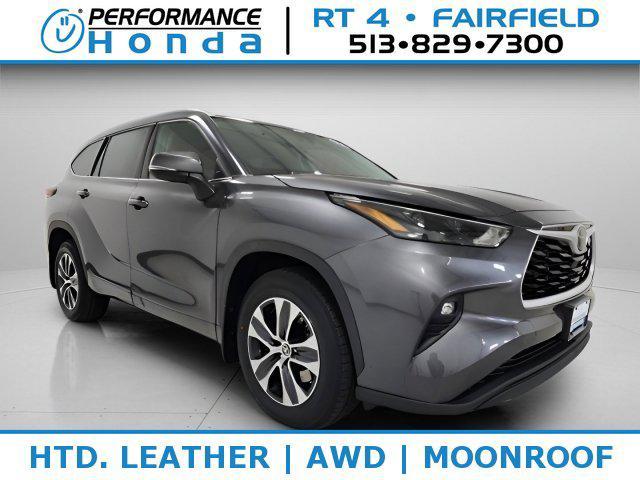 used 2022 Toyota Highlander car, priced at $26,989