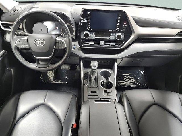 used 2022 Toyota Highlander car, priced at $26,989