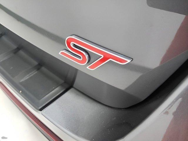 used 2025 Ford Explorer car, priced at $49,989