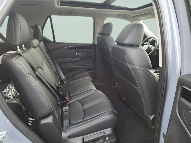 new 2025 Honda Pilot car, priced at $49,391
