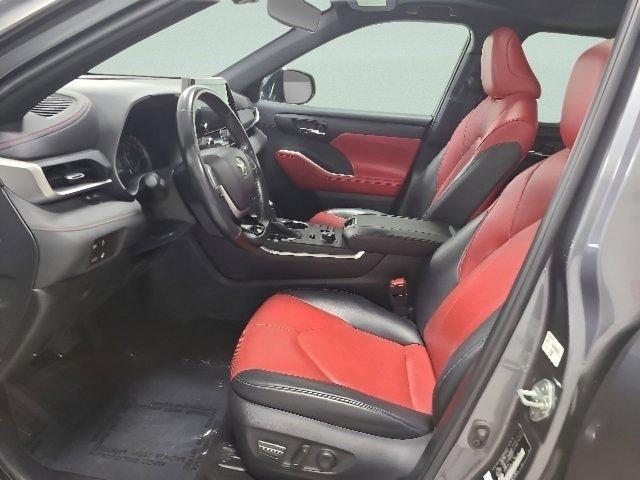 used 2023 Toyota Highlander car, priced at $36,490