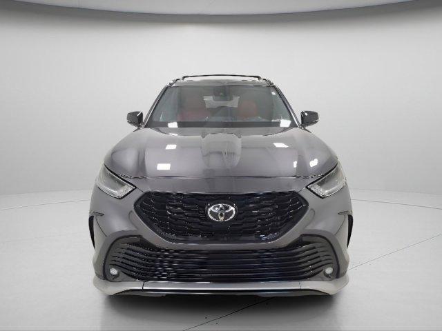 used 2023 Toyota Highlander car, priced at $36,490