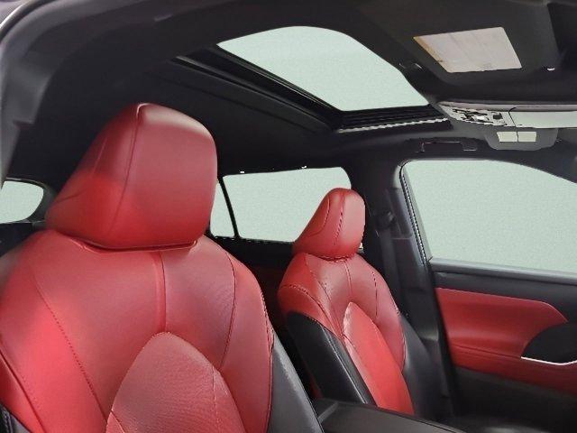 used 2023 Toyota Highlander car, priced at $36,490