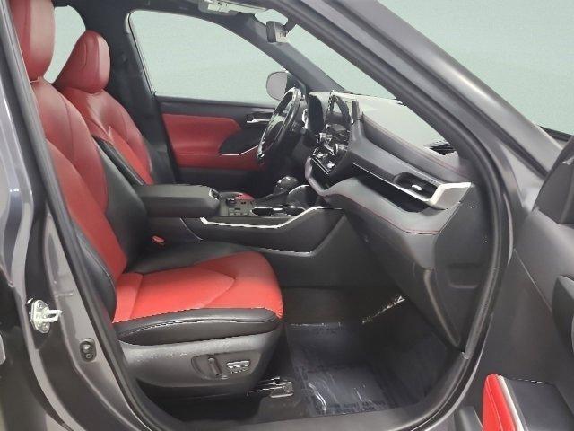 used 2023 Toyota Highlander car, priced at $36,490