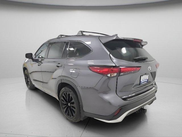 used 2023 Toyota Highlander car, priced at $36,490
