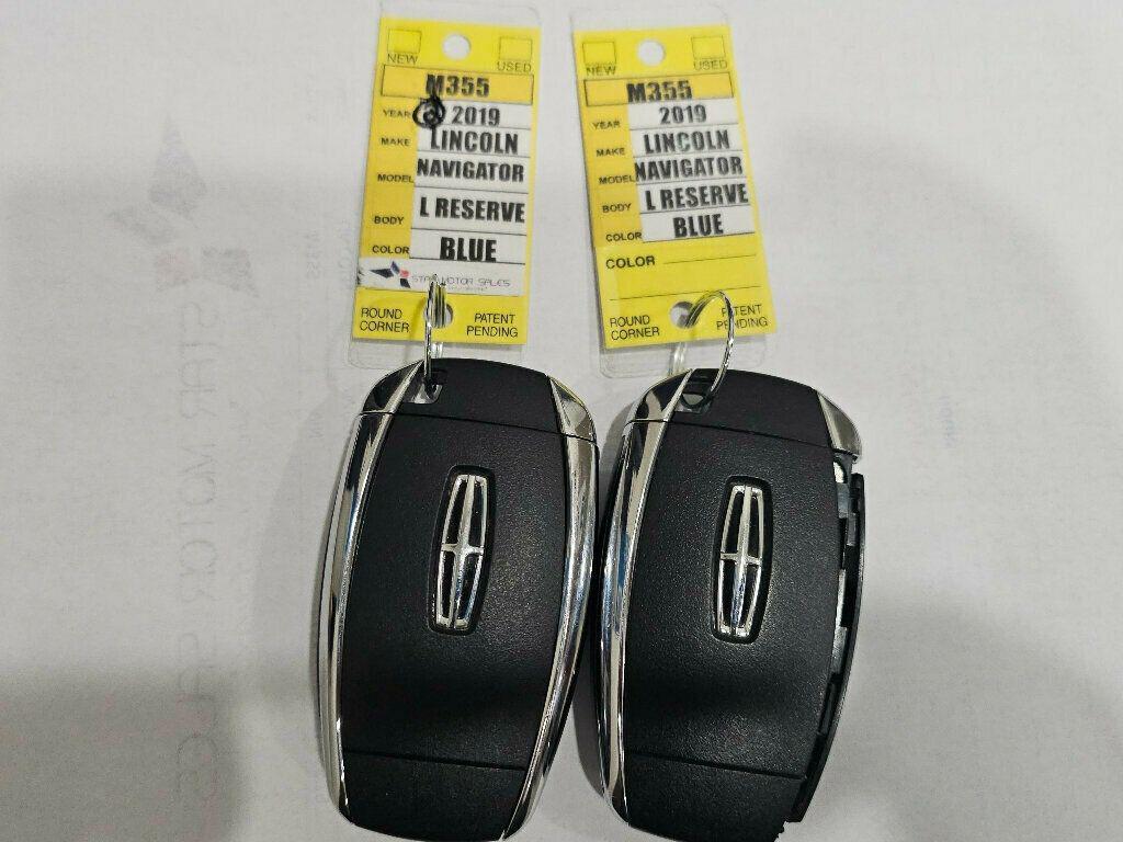 used 2019 Lincoln Navigator L car, priced at $36,899