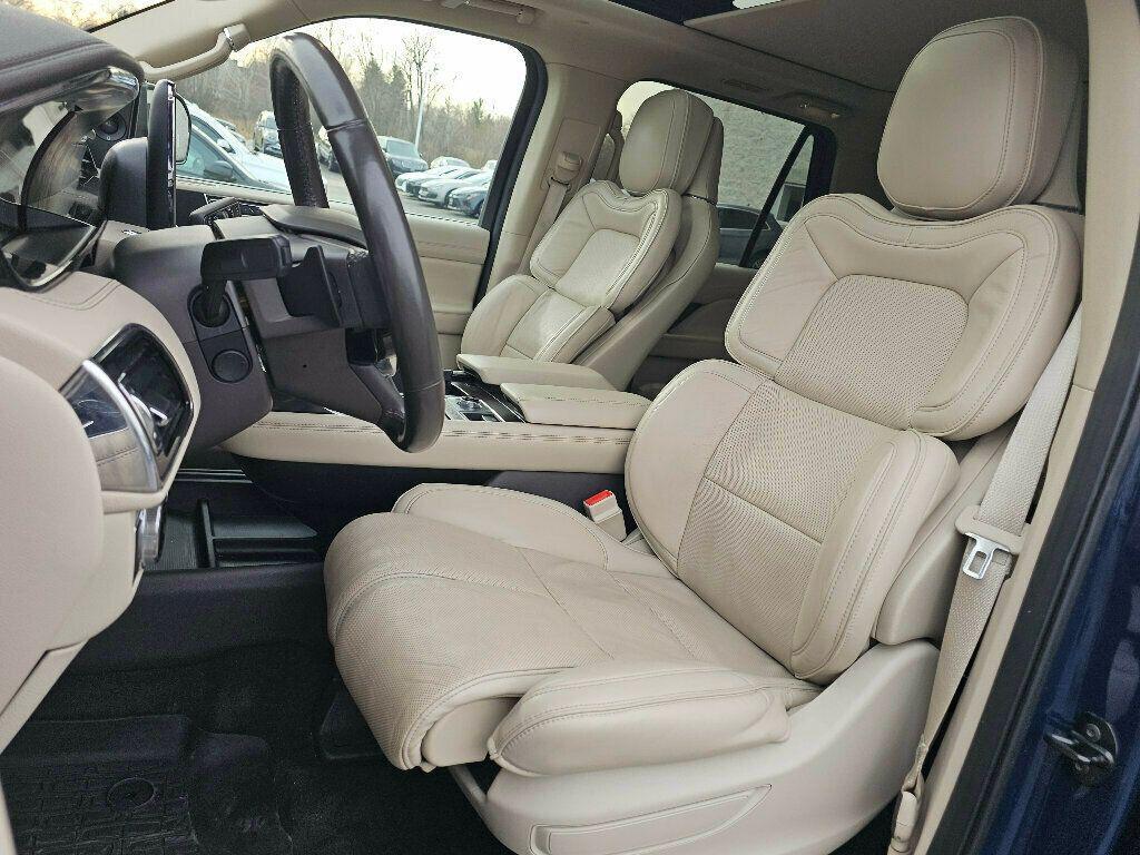 used 2019 Lincoln Navigator L car, priced at $36,899