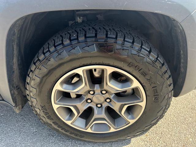 used 2021 Jeep Cherokee car, priced at $20,995