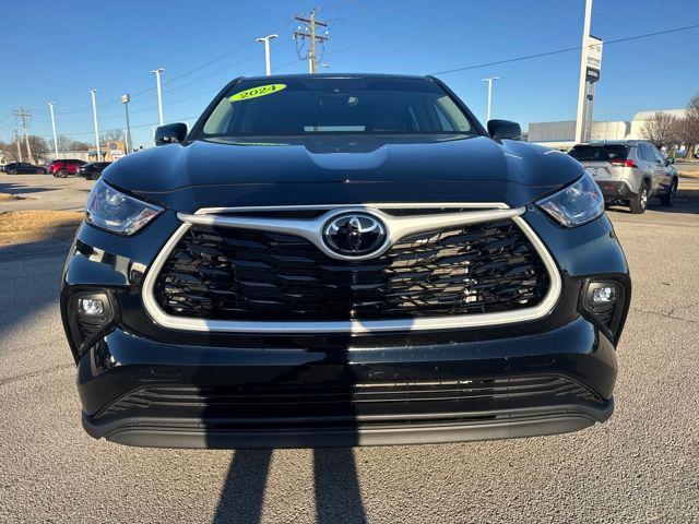 used 2024 Toyota Highlander car, priced at $40,995