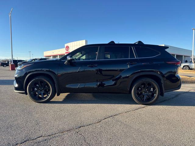 used 2024 Toyota Highlander car, priced at $40,995