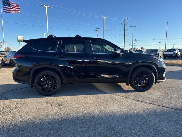 used 2024 Toyota Highlander car, priced at $40,995