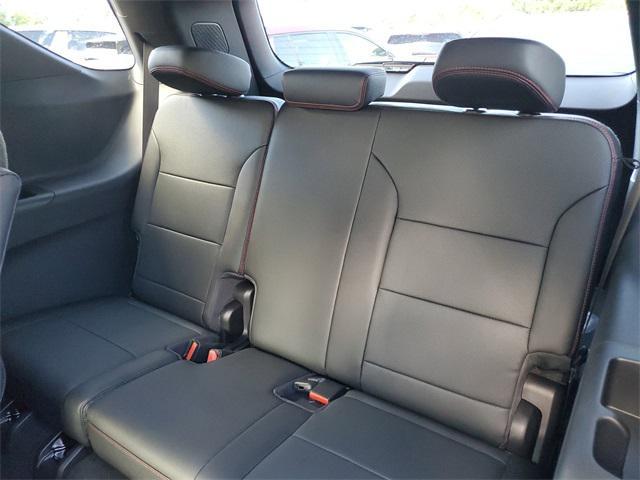 new 2026 Chevrolet Traverse car, priced at $51,030