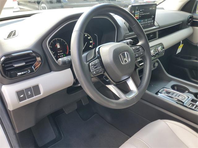 used 2025 Honda Pilot car, priced at $34,899
