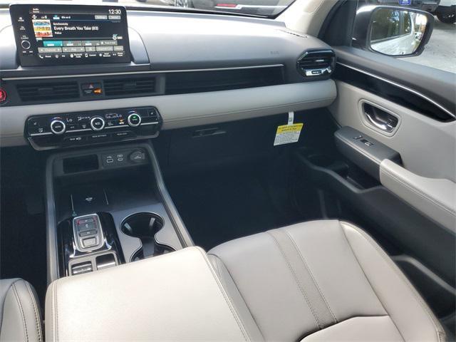 used 2025 Honda Pilot car, priced at $34,899