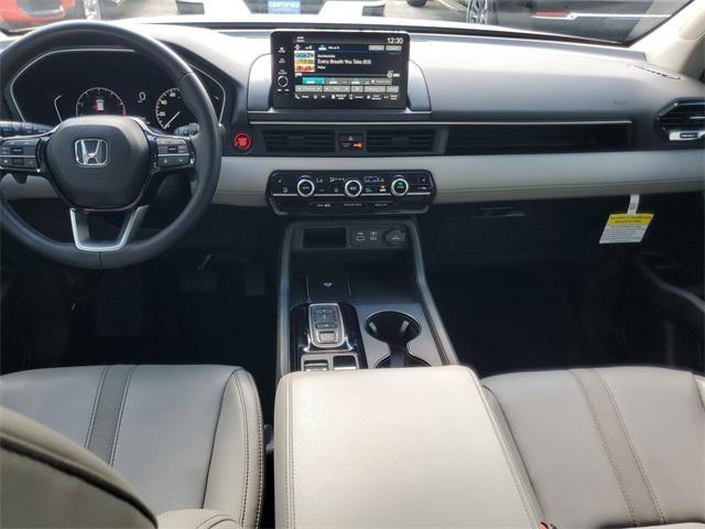 used 2025 Honda Pilot car, priced at $34,899