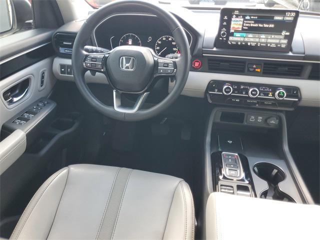 used 2025 Honda Pilot car, priced at $34,899