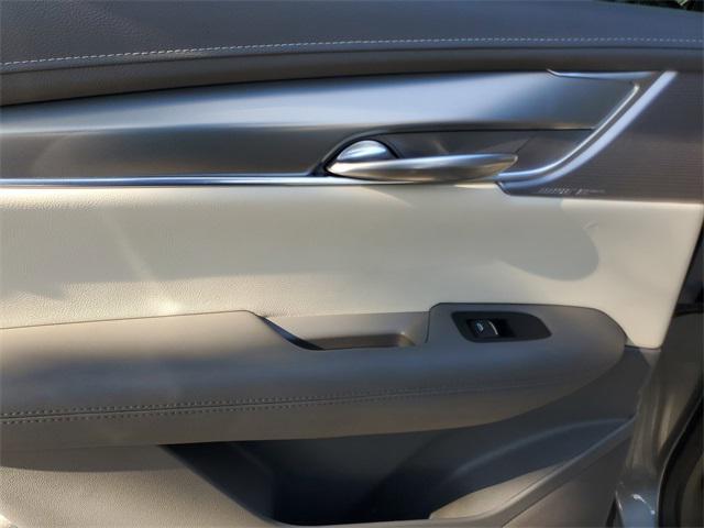 used 2024 Cadillac XT5 car, priced at $35,999