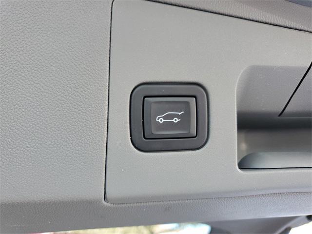 used 2024 Cadillac XT5 car, priced at $35,999