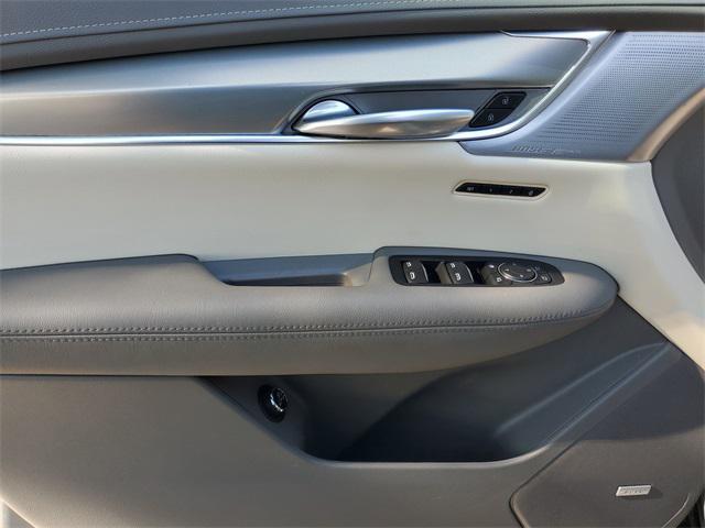 used 2024 Cadillac XT5 car, priced at $35,999