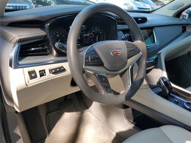 used 2024 Cadillac XT5 car, priced at $35,999