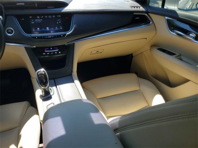 used 2017 Cadillac XT5 car, priced at $15,995