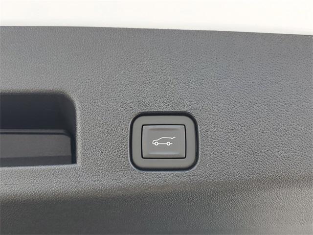 new 2026 Chevrolet Traverse car, priced at $51,014