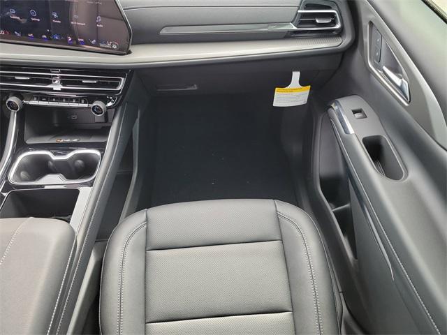 new 2026 Chevrolet Traverse car, priced at $42,143