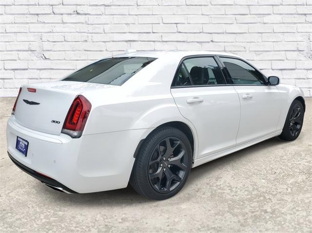 used 2022 Chrysler 300 car, priced at $19,999