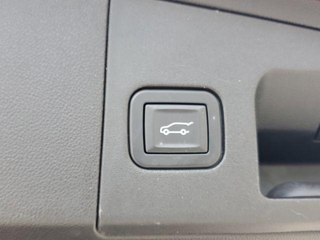 used 2020 Cadillac XT5 car, priced at $22,999