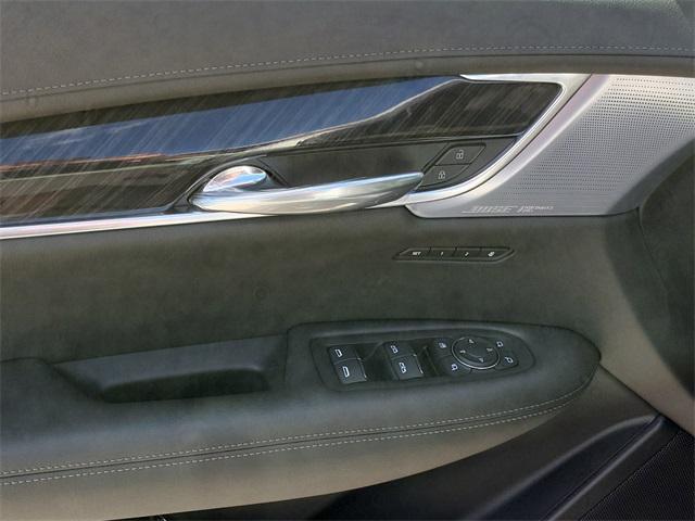 new 2025 Cadillac XT6 car, priced at $59,515