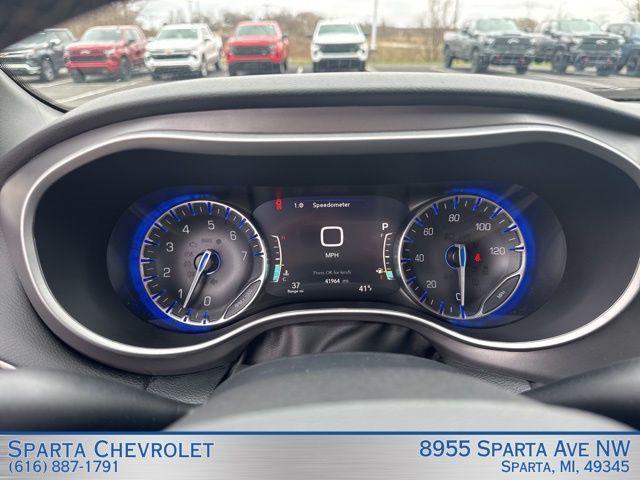 used 2025 Chrysler Pacifica car, priced at $30,780
